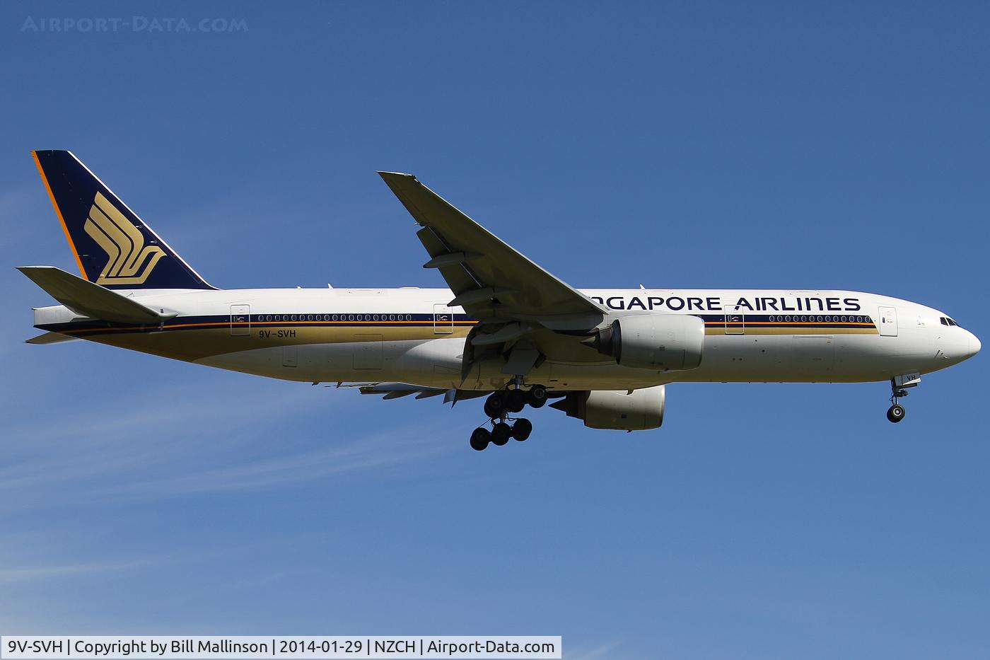 9V-SVH, 2002 Boeing 777-212/ER C/N 28532, finals to 02