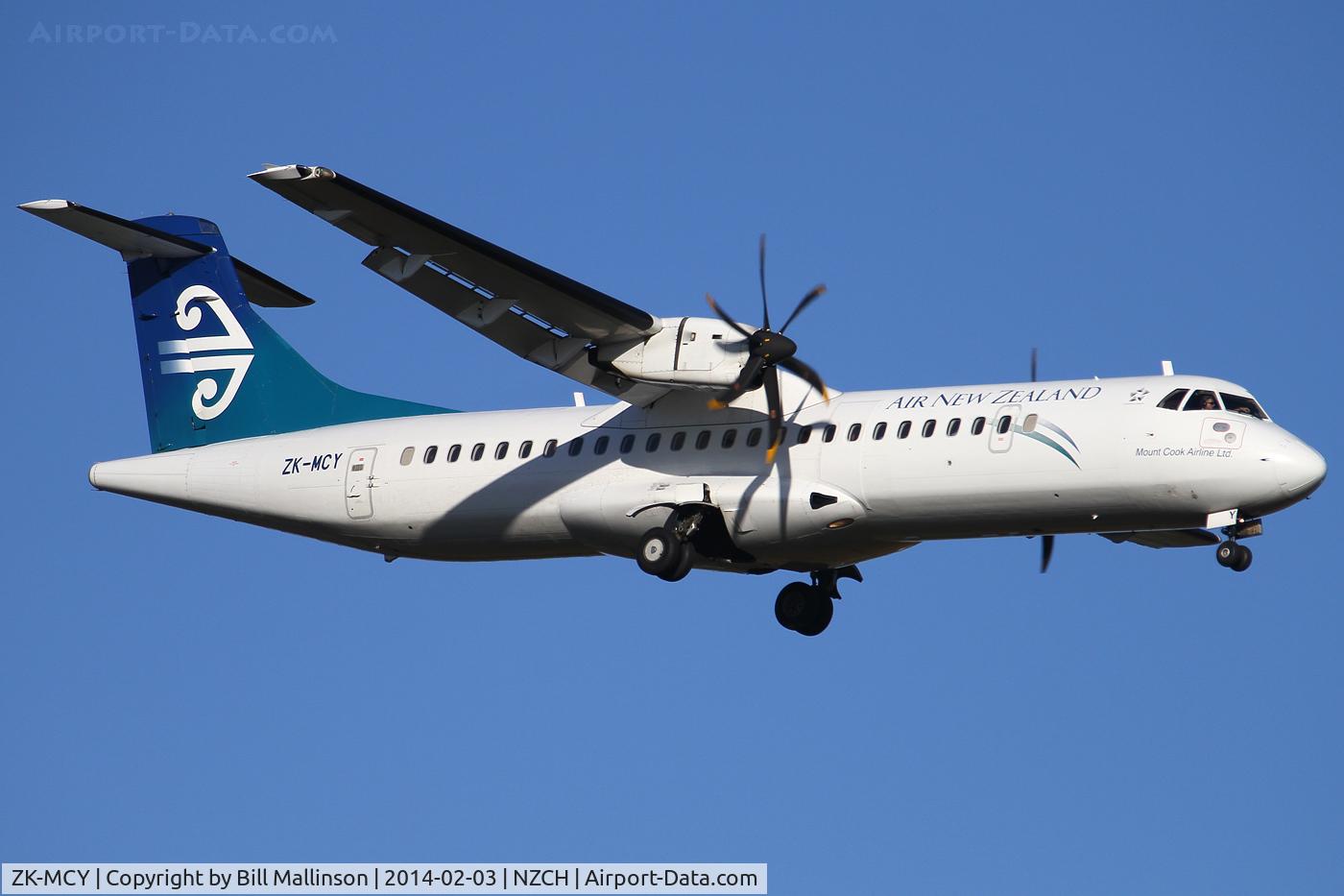 ZK-MCY, 2003 ATR 72-212A C/N 703, finals to 02
