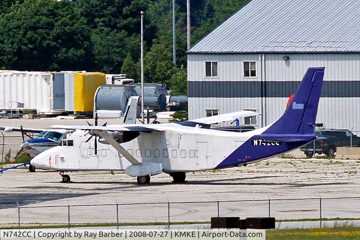 N742CC, 1988 Short SD3-60-300 C/N SH.3742, Short SD-360 300 [SH3742] (Air Cargo Carriers) Milwaukee~N 27/07/2008