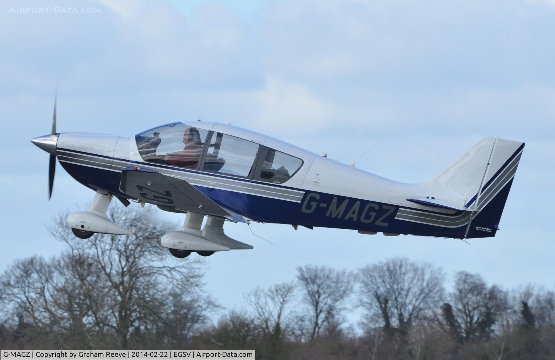 G-MAGZ, 2005 Robin DR-400-500 President C/N 35, Just taken off.