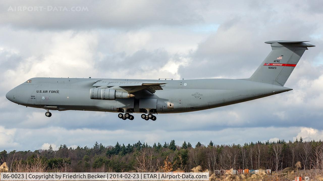 86-0023, 1986 Lockheed C-5B Galaxy C/N 500-0109, on final at RW26