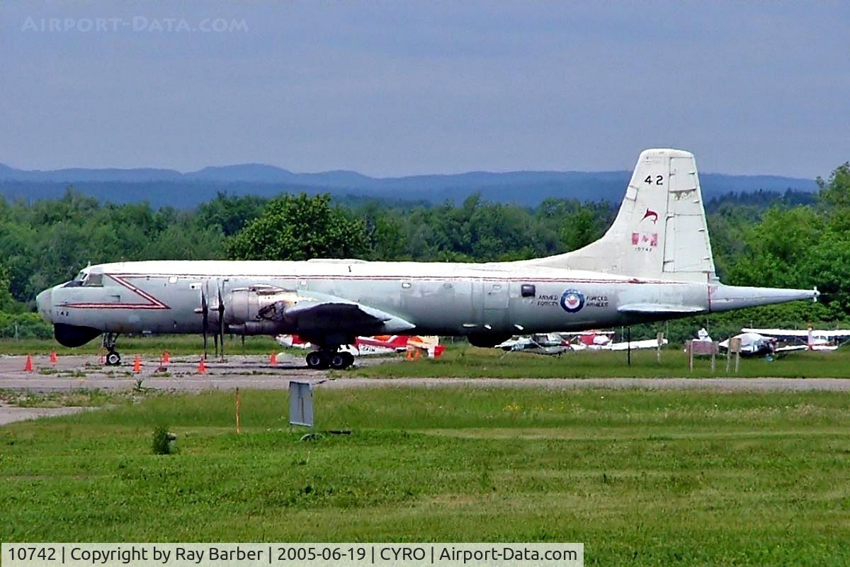 10742, Canadair CP-107 Argus 2 (CL-28-2) C/N 33, Canadair CL-28 Argus Mk.2 [33] Rockcliffe~C 19/06/2005