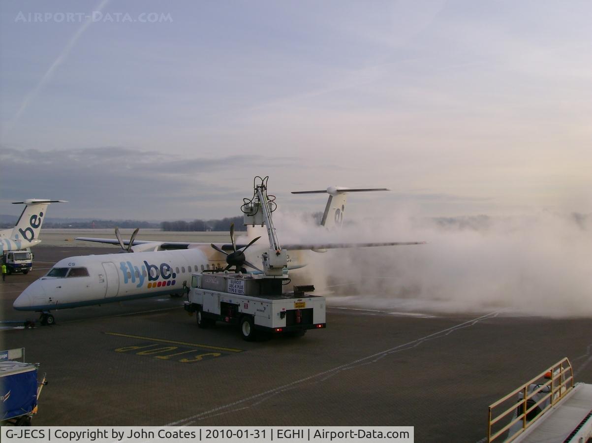 G-JECS, 2006 De Havilland Canada DHC-8-402Q Dash 8 C/N 4142, De-icing at dawn brrr.