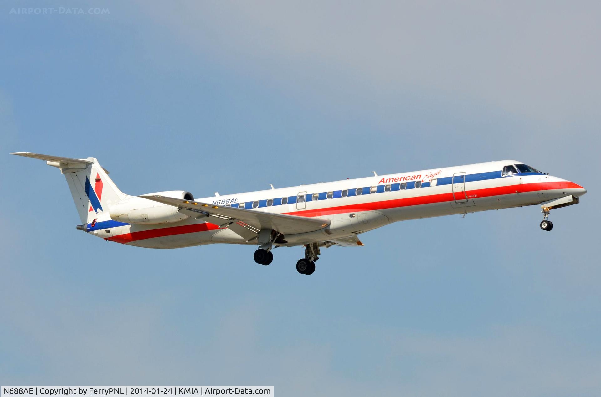 N688AE, 2004 Embraer ERJ-145LR (EMB-145LR) C/N 14500849, American Eagle ERJ145 landing