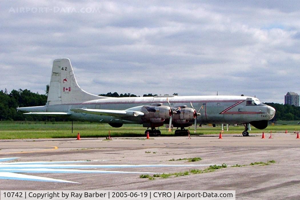 10742, Canadair CP-107 Argus 2 (CL-28-2) C/N 33, Canadair CL-28 Argus Mk.2 [33] Rockcliffe~C 19/06/2005