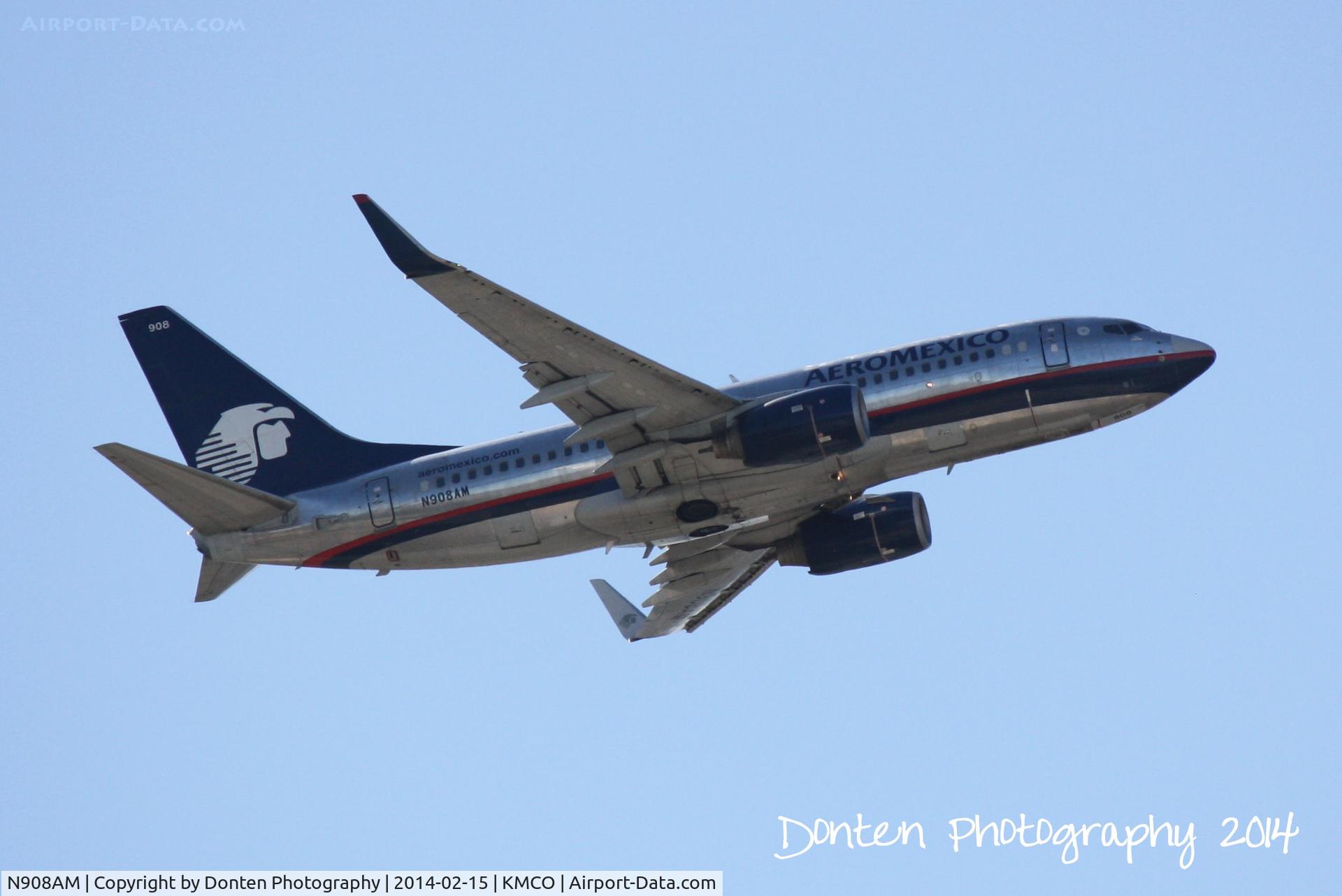 N908AM, 2004 Boeing 737-752 C/N 30038, Aeromexico Flight 435 (N908AM) departs Orlando International Airport enroute to Mexico City International Airport