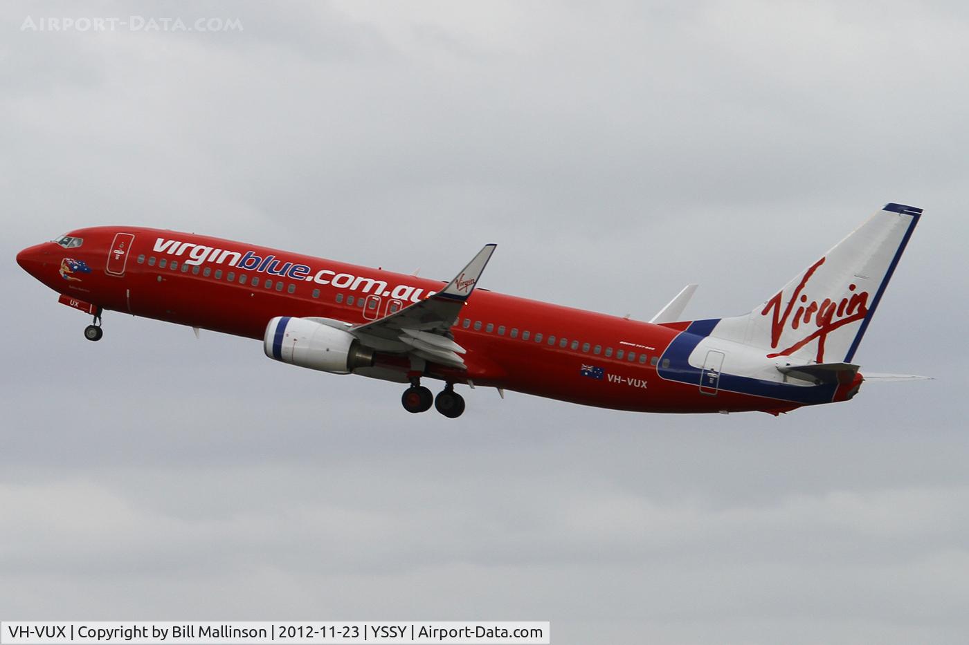 VH-VUX, 2010 Boeing 737-8FE C/N 37823, away from 16R