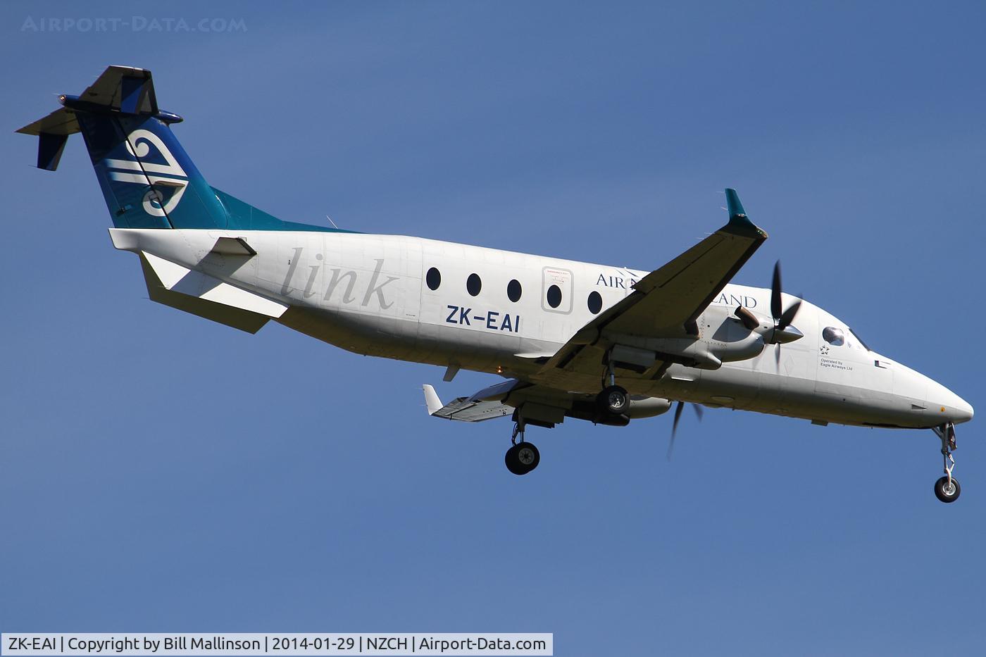 ZK-EAI, 2002 Raytheon Aircraft Company 1900D C/N UE-432, finals to 02