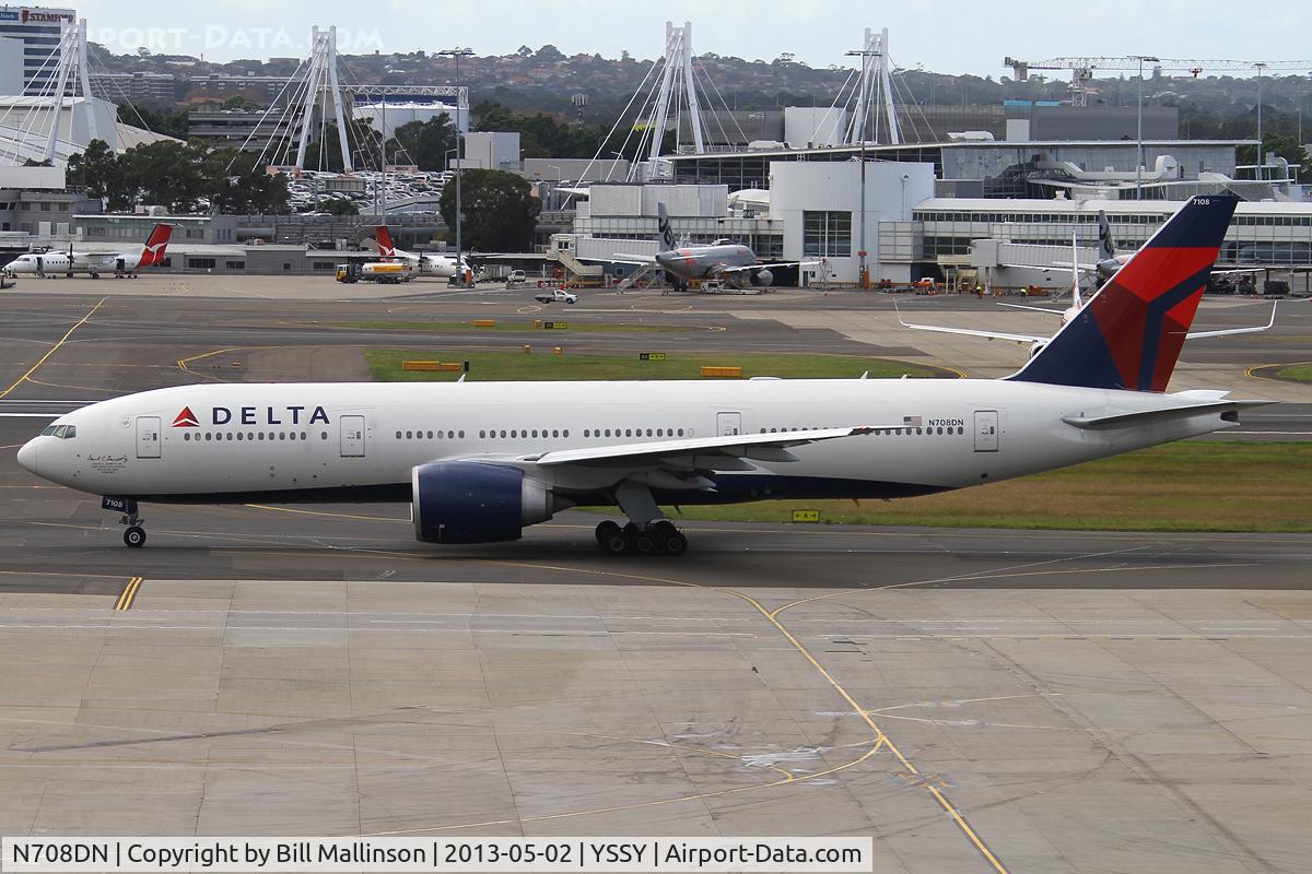 N708DN, 2009 Boeing 777-232/LR C/N 39254, taxi to 16R