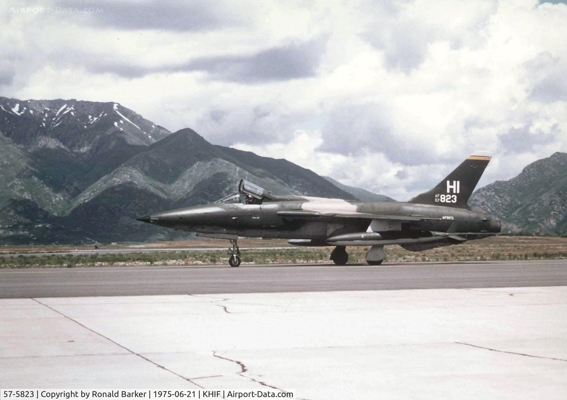 57-5823, 1957 Republic F-105B Thunderchief C/N B60, Taxi Hill AFB, UT