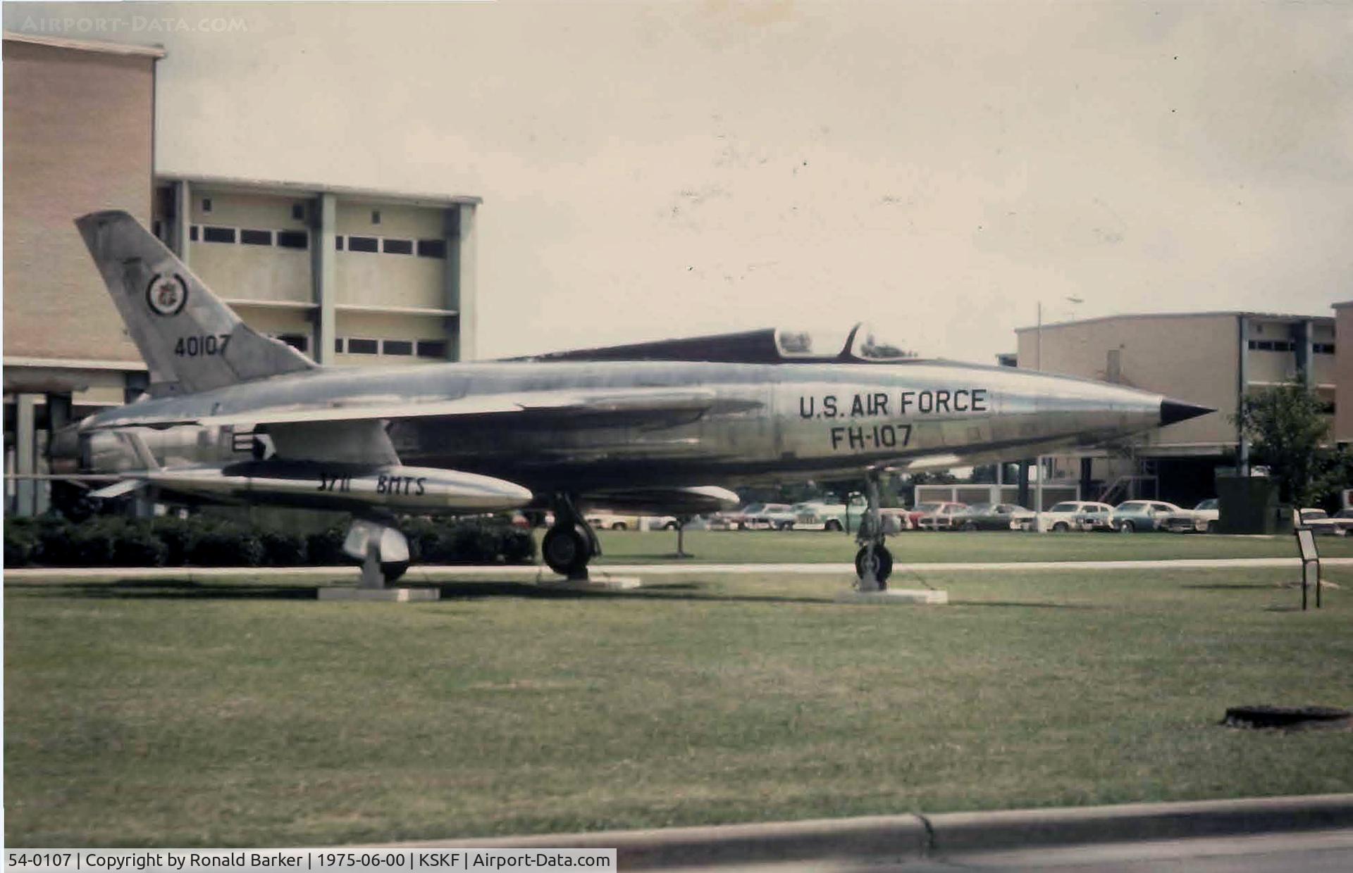 54-0107, 1954 Republic F-105B-5-RE Thunderchief C/N B.10, Thud at LMTC 1975