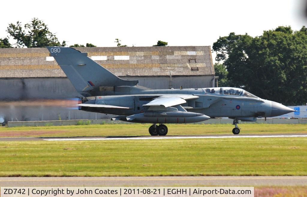 ZD742, 1984 Panavia Tornado GR.4 C/N 364/BT041/3168, Off to the seafront show