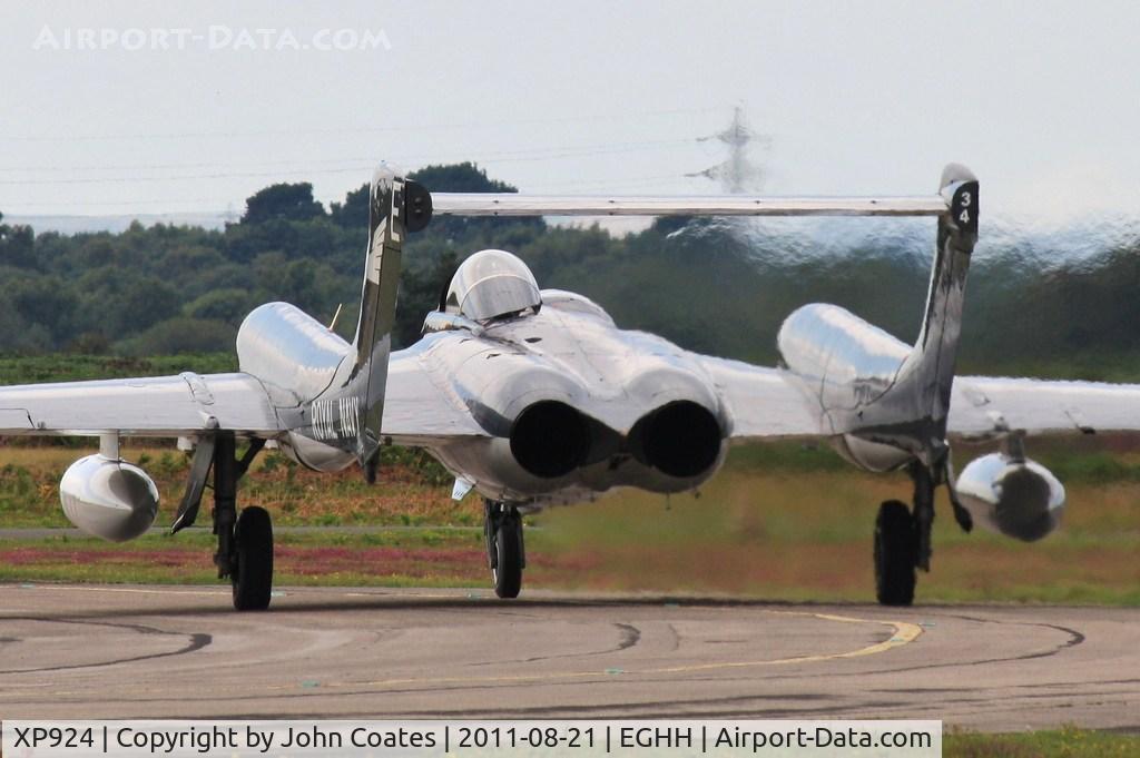 XP924, 1963 De Havilland DH-110 Sea Vixen D.3 C/N 10132, Off to perform at the seafront show