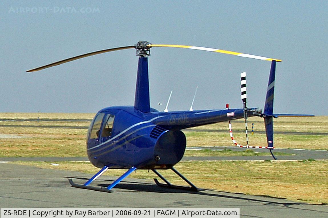 ZS-RDE, Robinson R44 Raven II C/N 11070, Robinson R-44 Raven II [11070] Johannesburg-Rand~ZS 21/09/2006