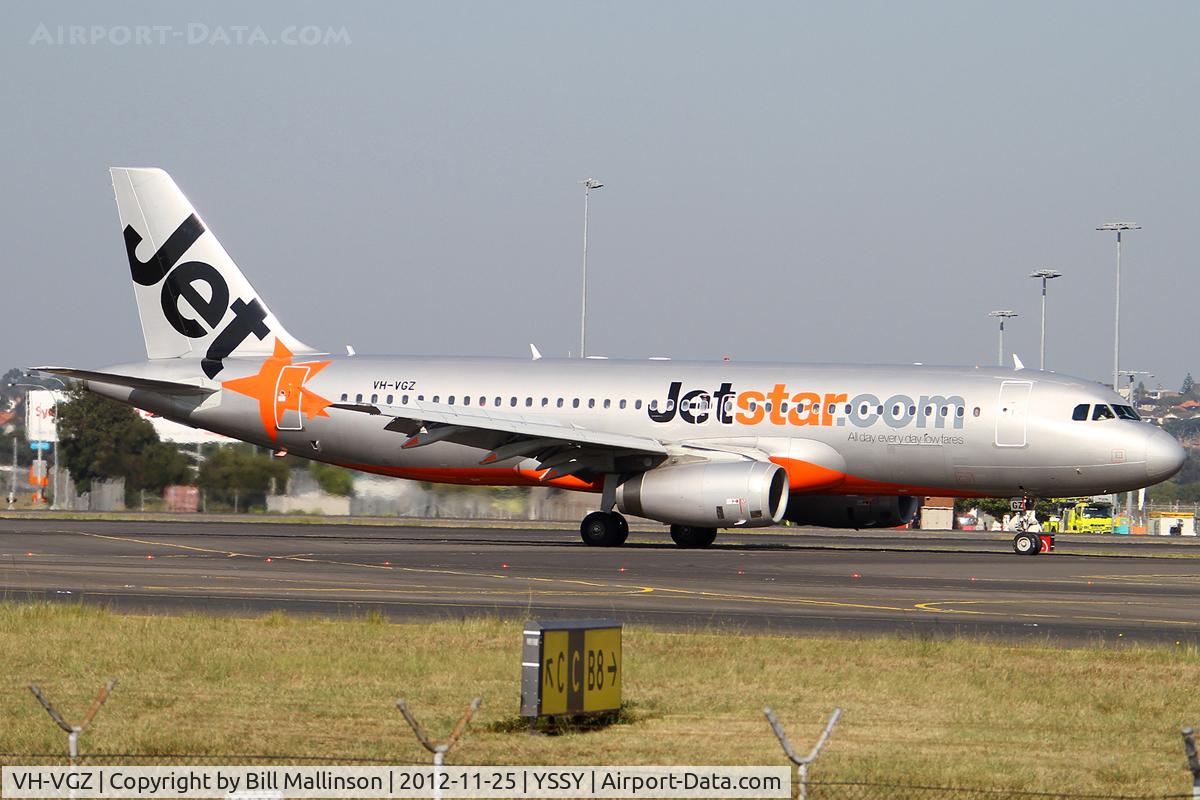 VH-VGZ, 2009 Airbus A320-232 C/N 3917, taxi from 34R