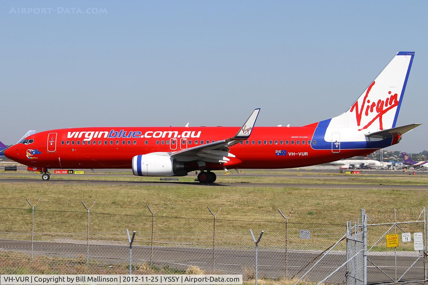 VH-VUR, 2009 Boeing 737-8FE C/N 36606, taxi to 34R