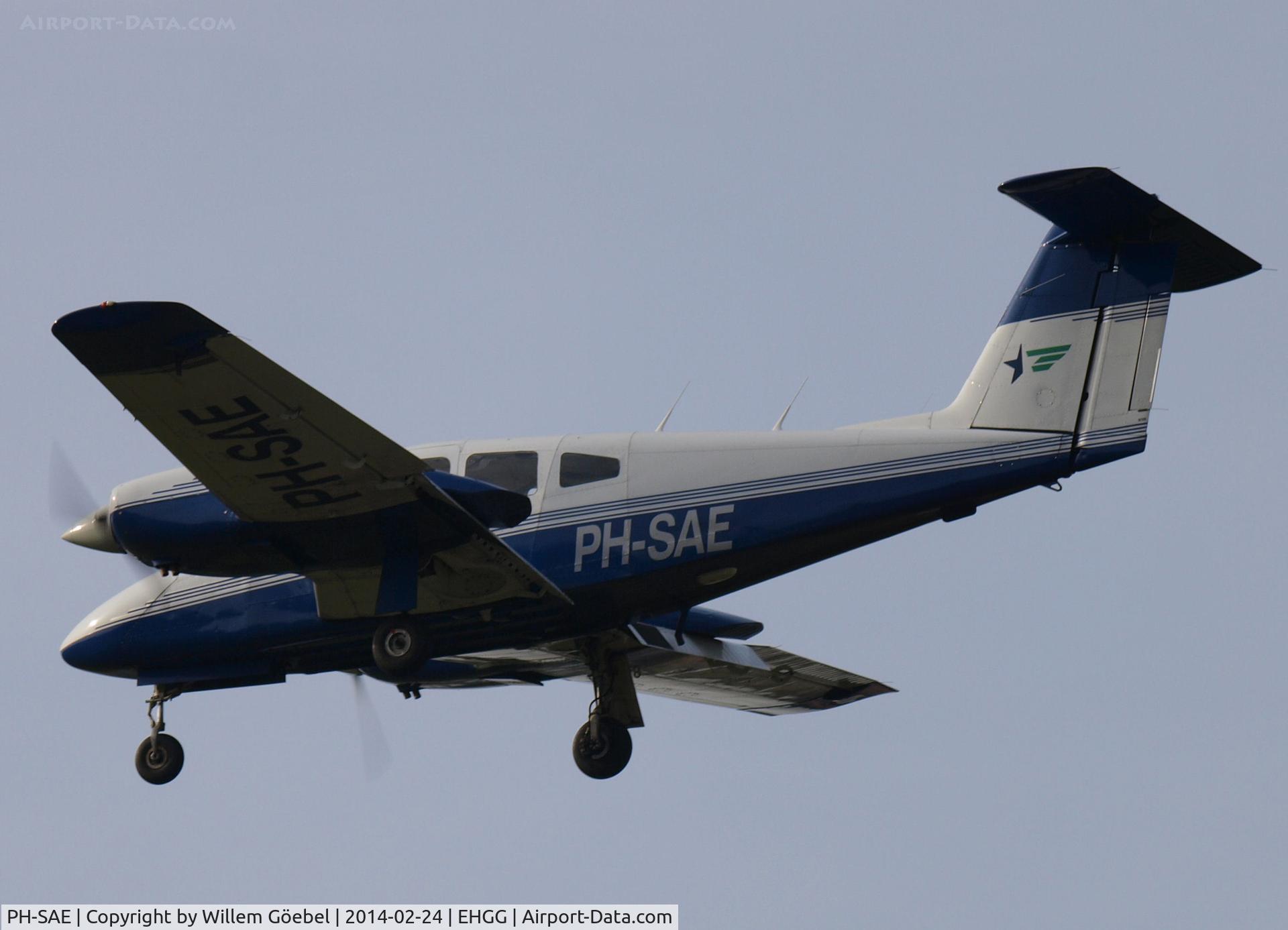 PH-SAE, Piper PA-44-180 Seminole C/N 44-7795179, Prepare for landing on Eelde Airport