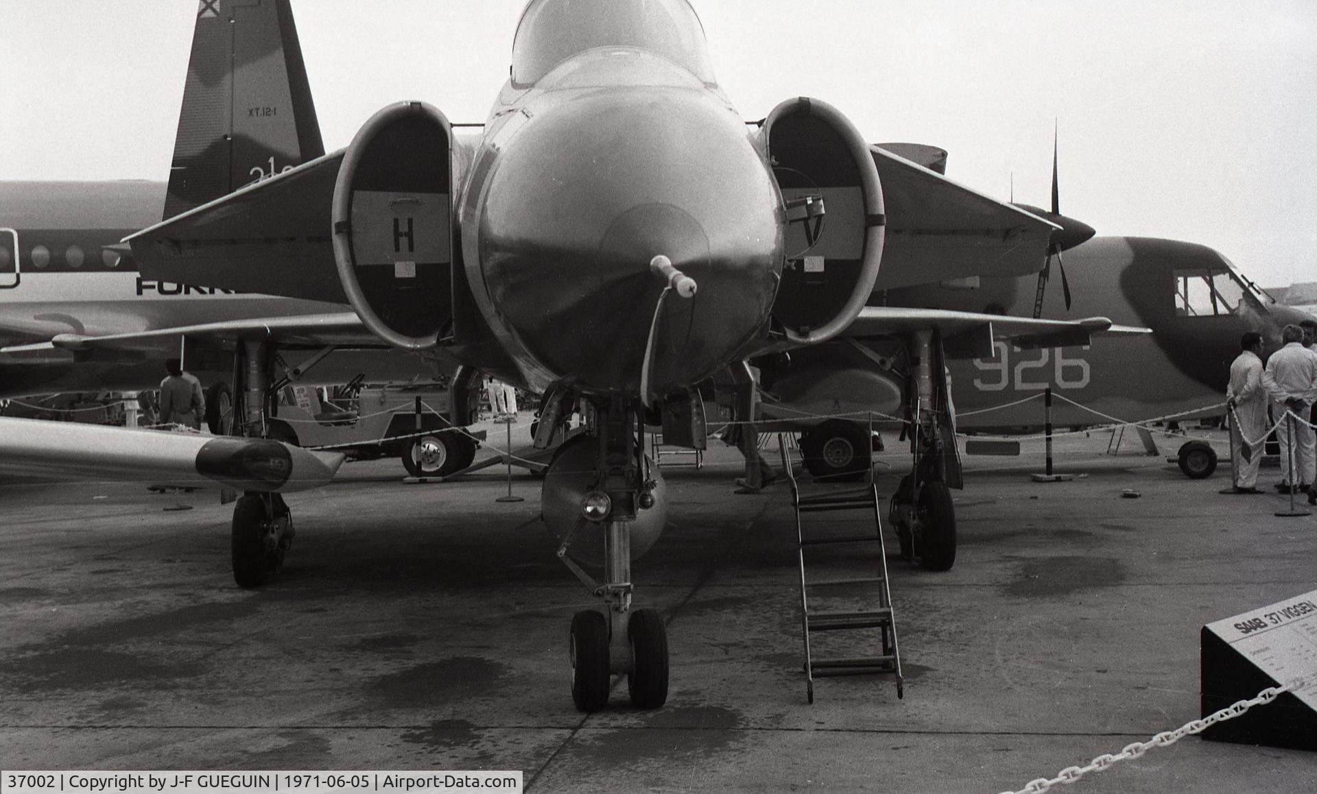 37002, Saab AJ37 Viggen C/N 37002, At Paris-Le Bourget Airshow 1971