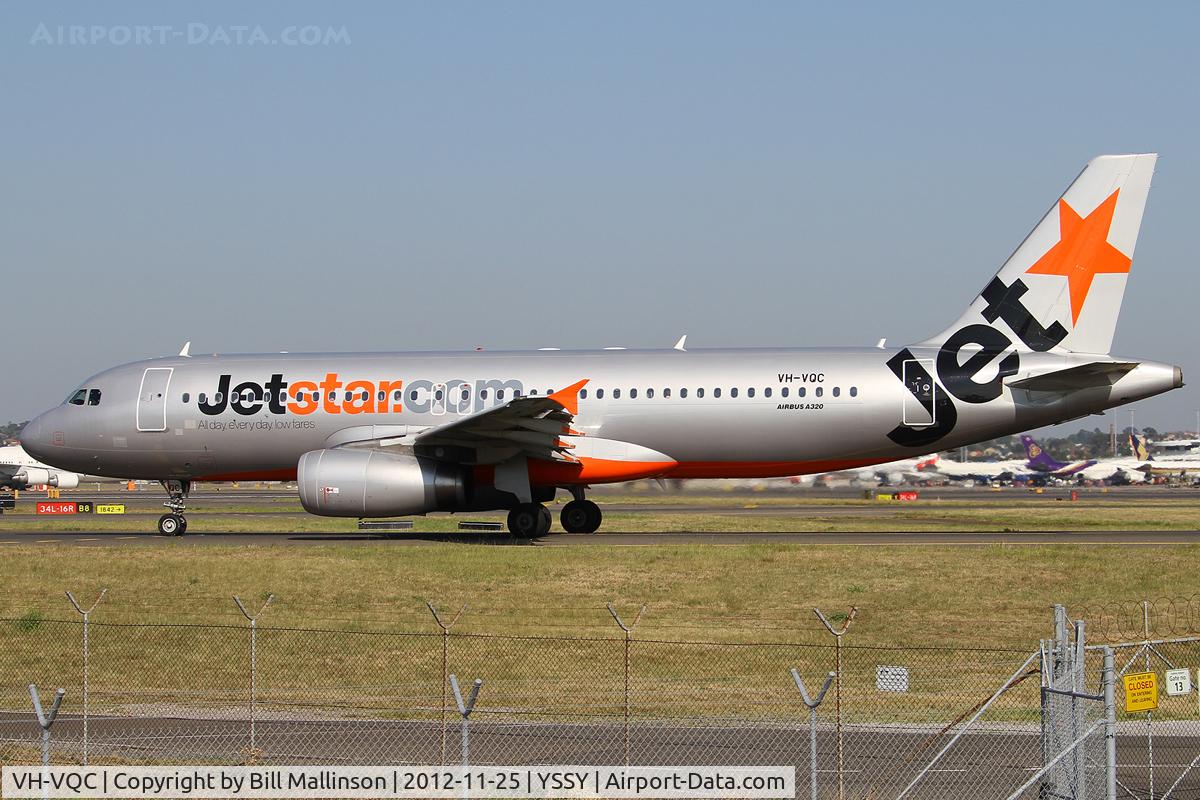 VH-VQC, 2008 Airbus A320-232 C/N 3668, taxiing to 34R