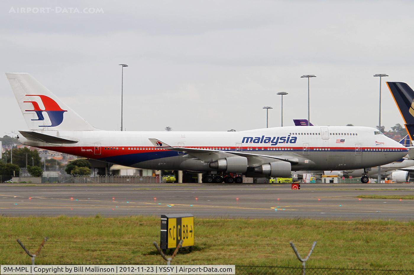 9M-MPL, 1998 Boeing 747-4H6 C/N 28428, taxiing from 34L