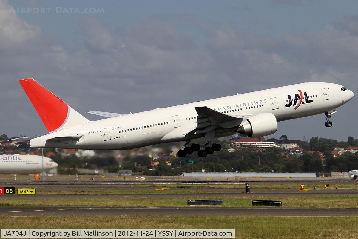 JA704J, 2003 Boeing 777-246/ER C/N 32892, bound for NRT