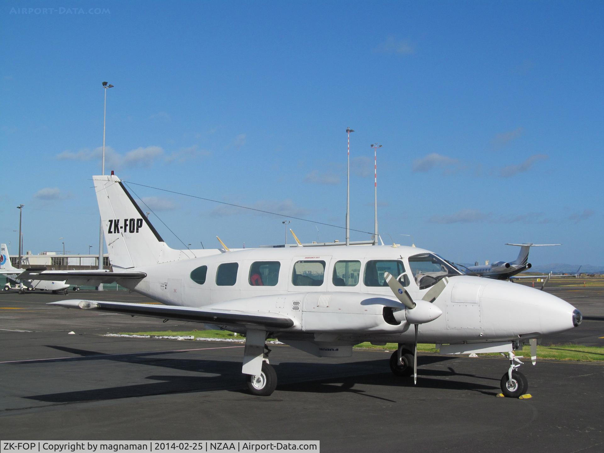 ZK-FOP, Piper PA-31-350 Chieftain C/N 31-7405227, always in same place