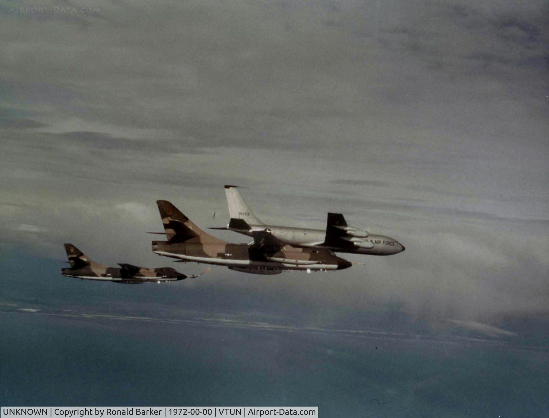 UNKNOWN, Douglas B-66 Destroyer C/N unknown, Formation of EB-66E's with KC-135A over Gulf of Tonkin