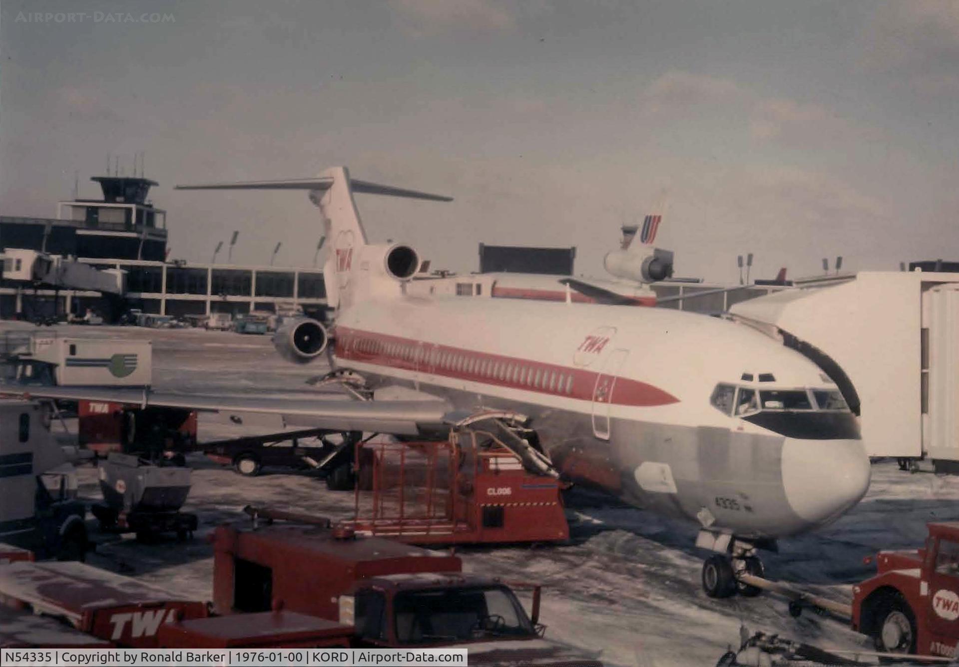 N54335, 1971 Boeing 727-231 C/N 20462, At t he gate O'Hare