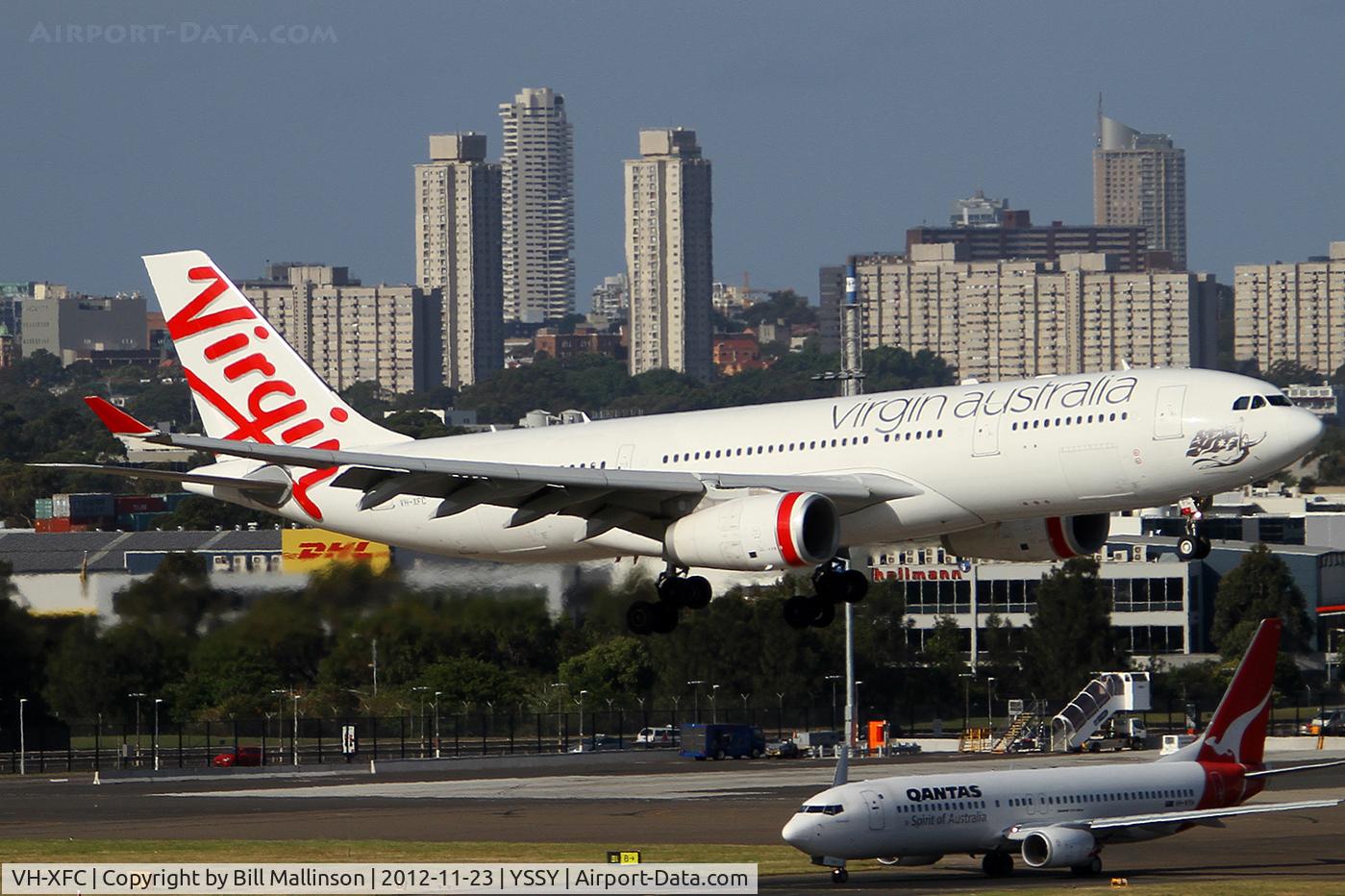 VH-XFC, 2012 Airbus A330-243 C/N 1293, finals to 16R