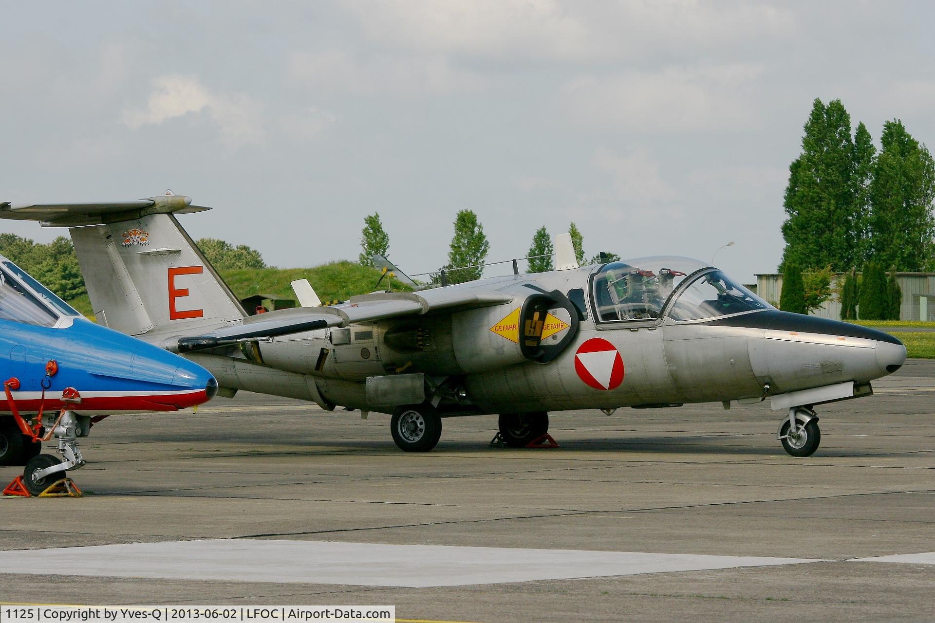 1125, Saab 105OE C/N 105425, Austrian Air Force Saab 105OE, Static display, Châteaudun Air Base 279 (LFOC) open day 2013