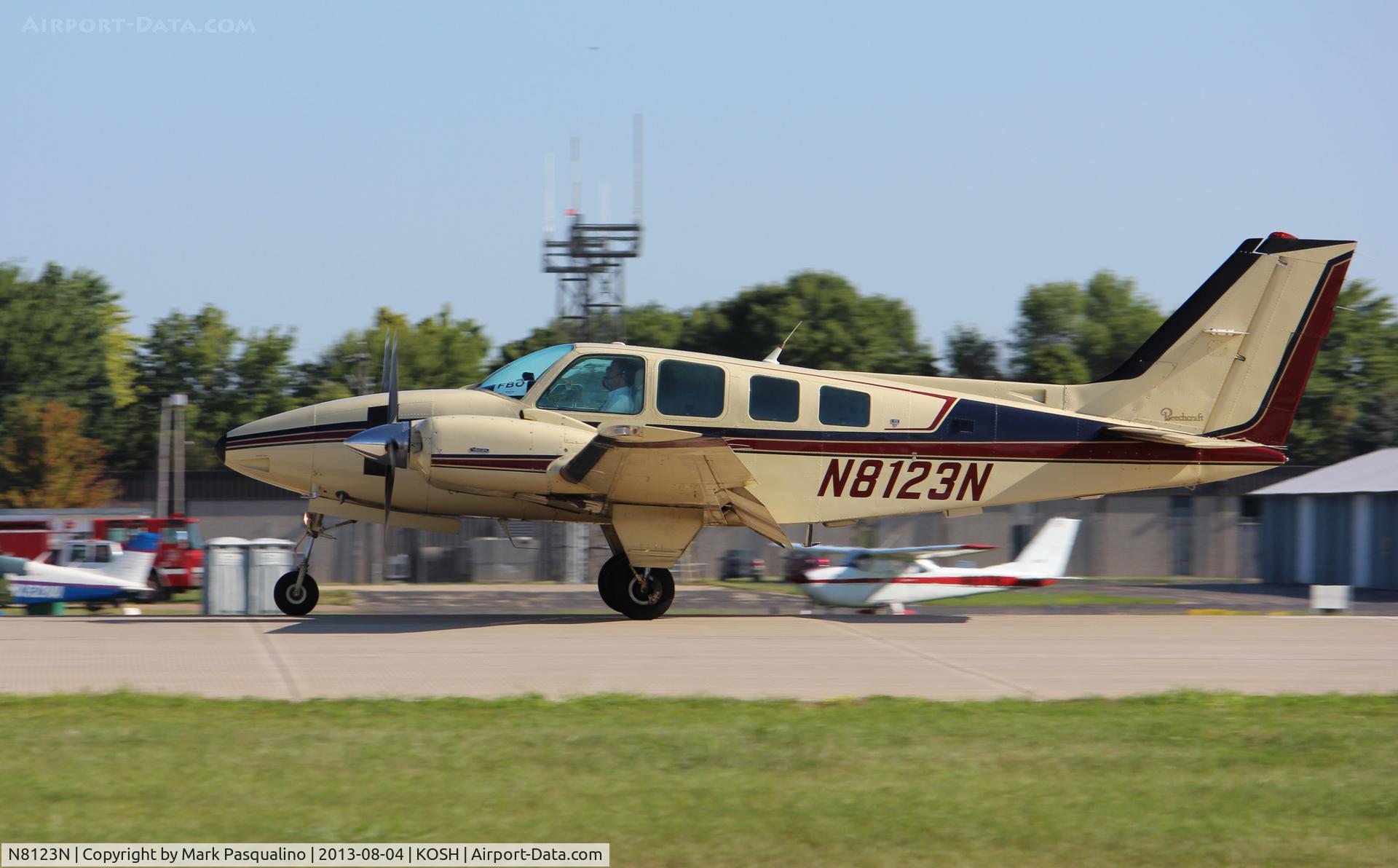 N8123N, 1992 Beech 58 Baron C/N TH-1671, Beech 58