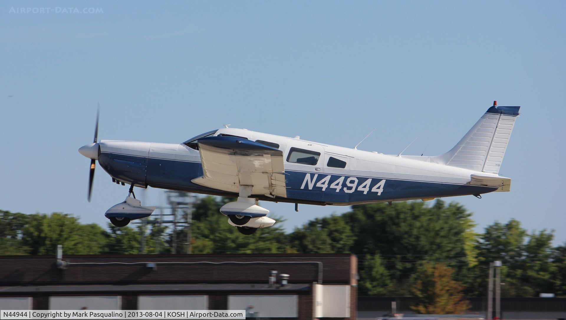 N44944, 1977 Piper PA-32-300 Cherokee Six C/N 32-7740113, Piper PA-32-300