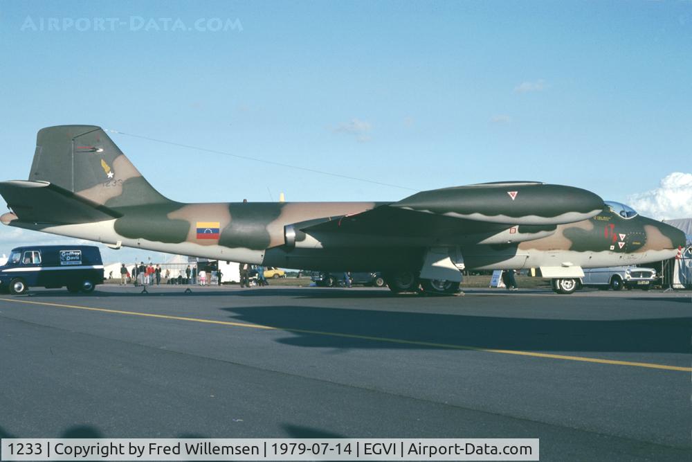 1233, English Electric Canberra B.82 C/N EEP71102, IAT 79