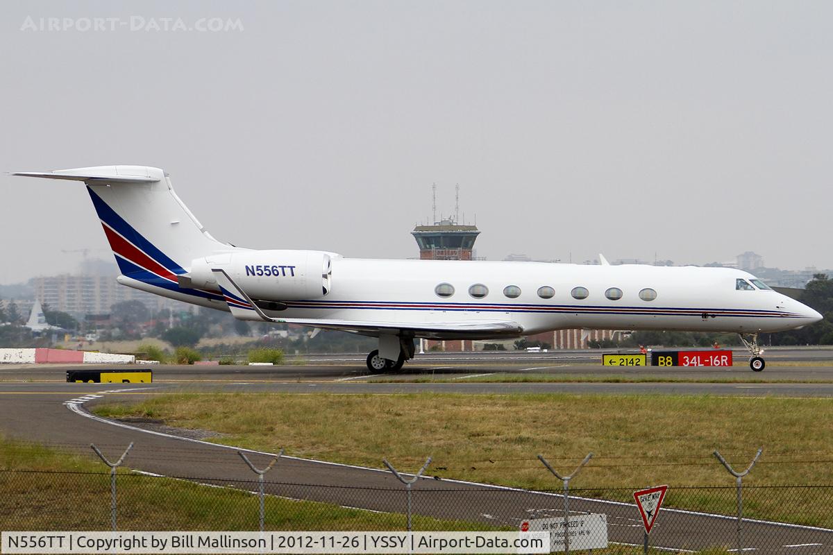 N556TT, 2005 Gulfstream Aerospace G-V C/N 5056, taxiing from 34R