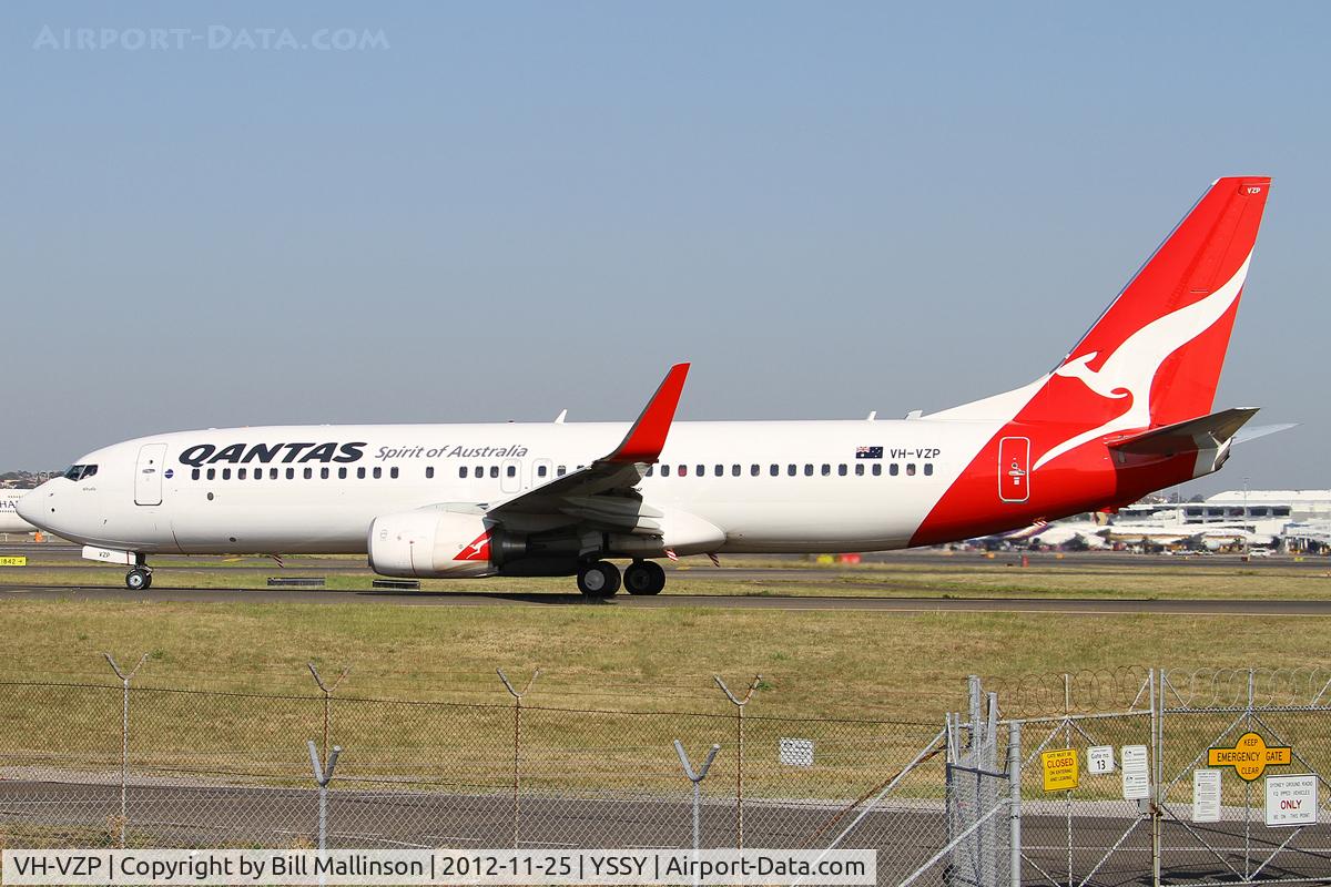 VH-VZP, 2011 Boeing 737-838 C/N 39362, taxiing to 34R