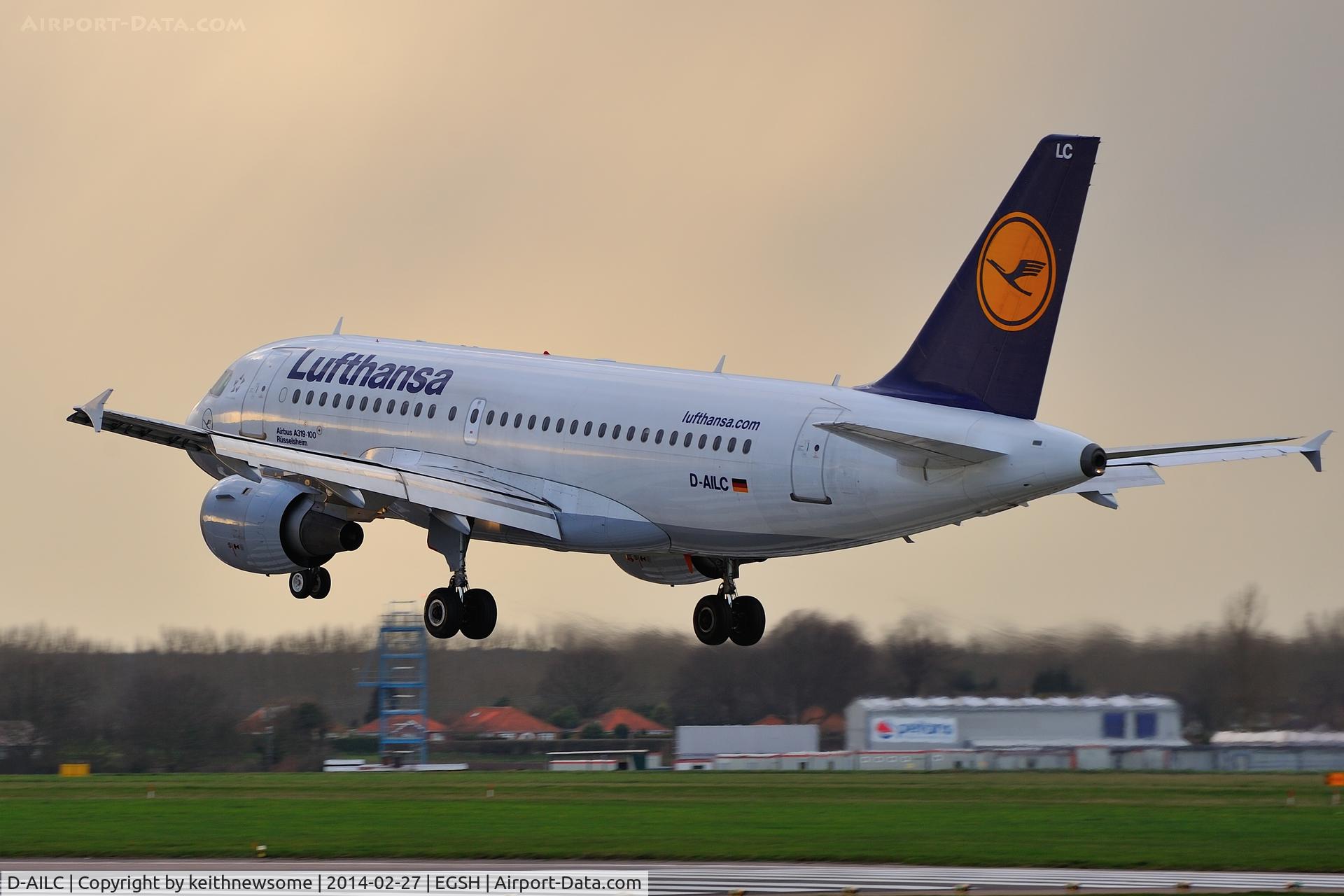 D-AILC, 1996 Airbus A319-114 C/N 616, Arriving for re-spray !