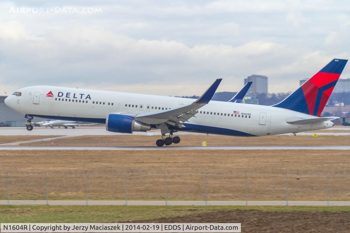 N1604R, 1999 Boeing 767-332 C/N 30180, Boeing 767-332