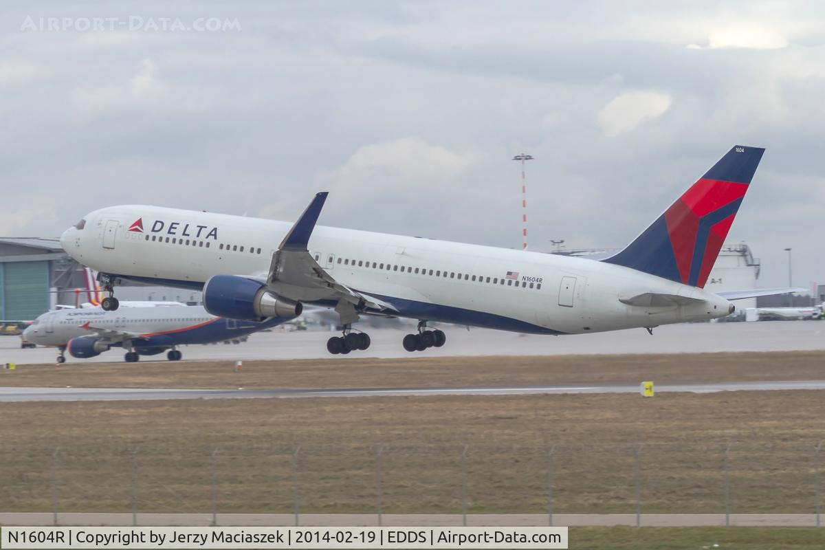 N1604R, 1999 Boeing 767-332 C/N 30180, Boeing 767-332