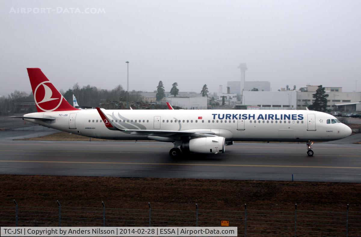 TC-JSI, 2013 Airbus A321-231 C/N 5584, Taxiing in to terminal after landing 19L.
