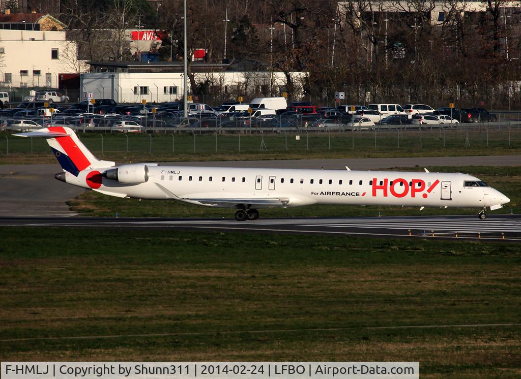F-HMLJ, 2011 Bombardier CRJ-1000EL NG (CL-600-2E25) C/N 19015, Lining up rwy 14L for departure...