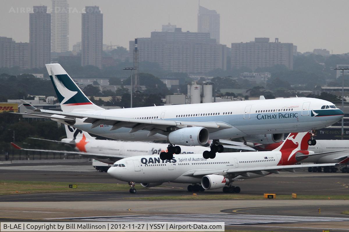 B-LAE, 2007 Airbus A330-343X C/N 850, ready to touch on 16R