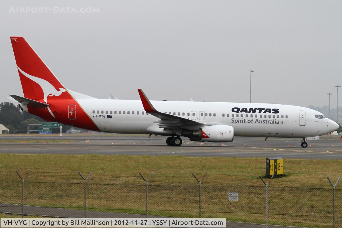 VH-VYG, 2005 Boeing 737-838 C/N 33995, taxiing from 34R