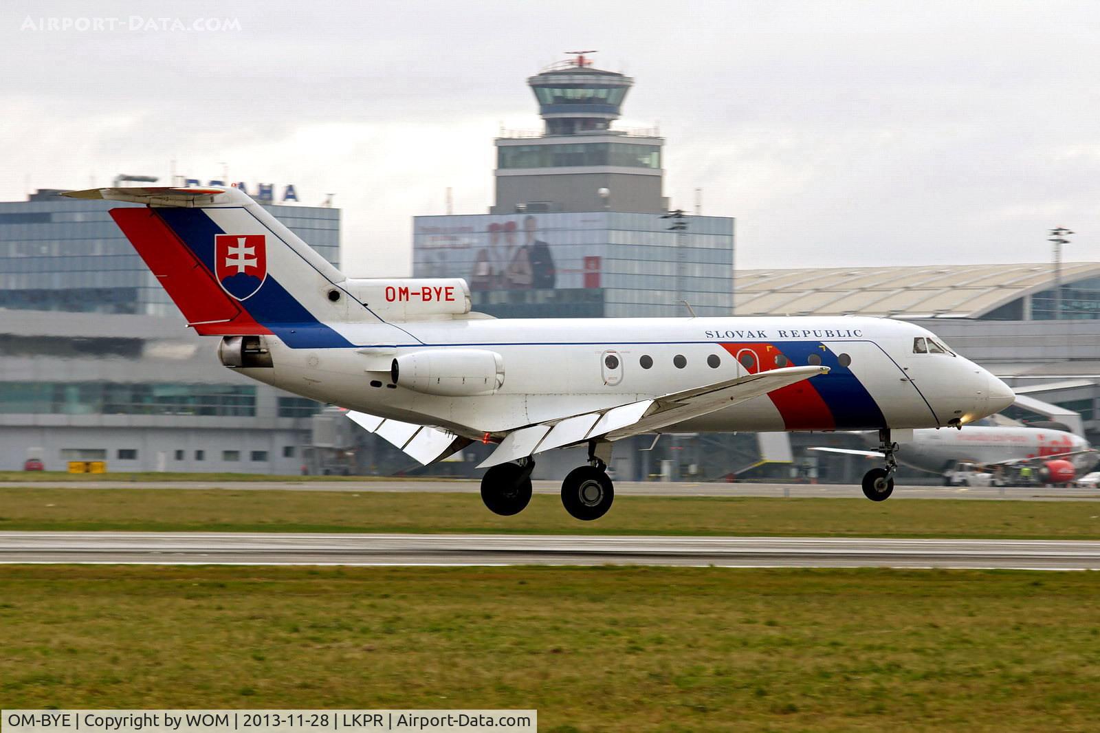 OM-BYE, 1974 Yakovlev Yak-40 C/N 9440338, Slovak prime minister Robert Fico landing in Prague