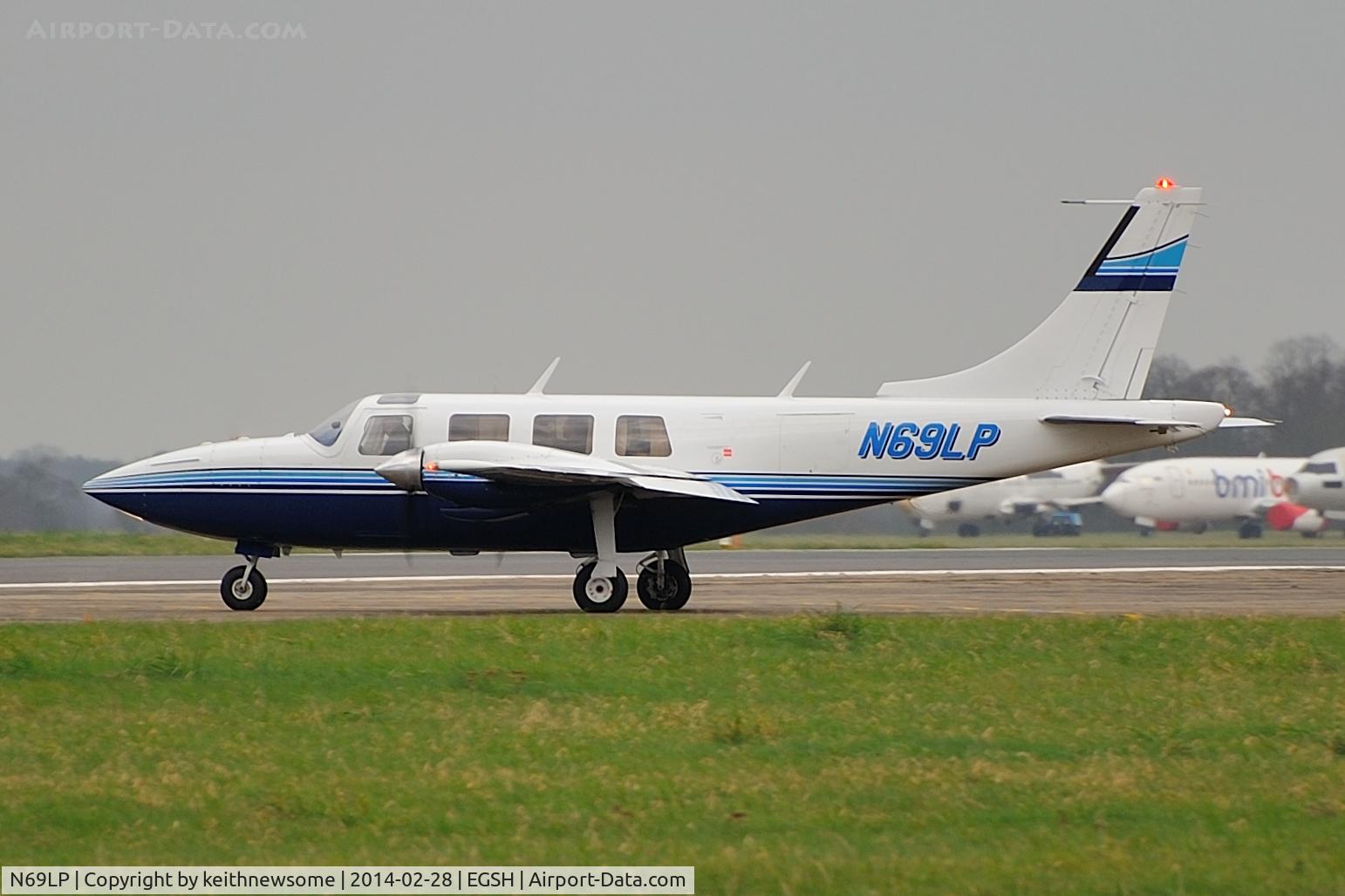 N69LP, 1978 Piper PA-60-601P Aerostar C/N 61P-0541-230, An evening leaving !