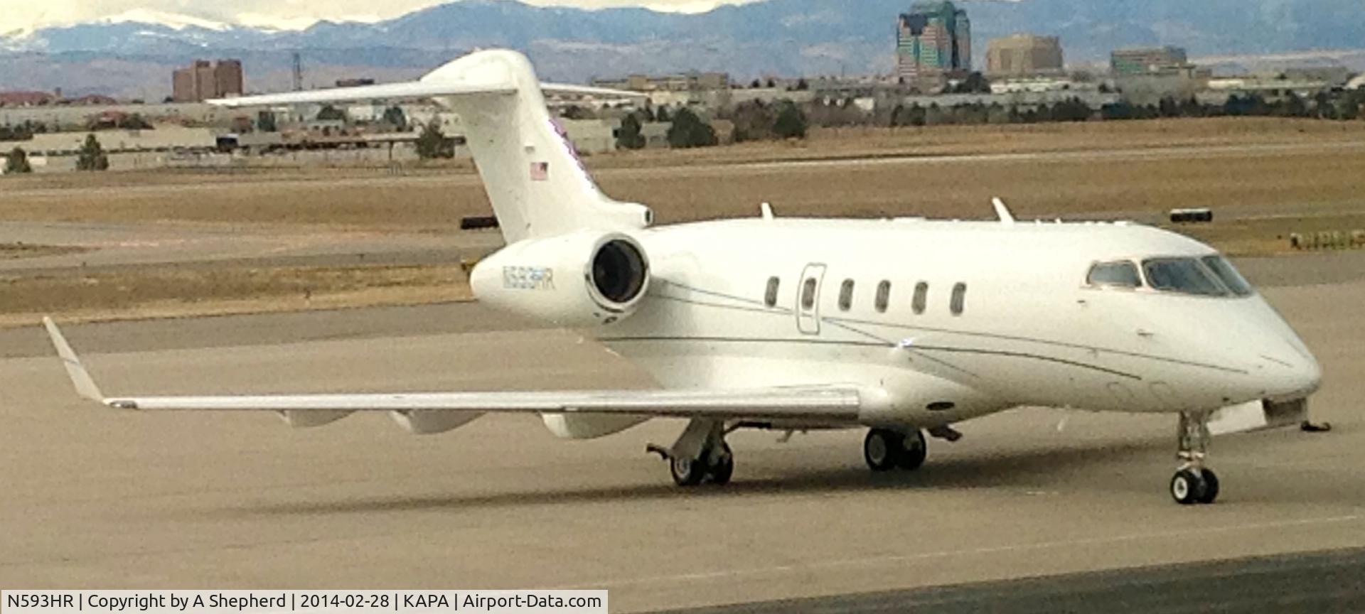 N593HR, British Aerospace BAe.125 Series 800A C/N 258089, Getting ready for takeoff at the Denver Jet Center