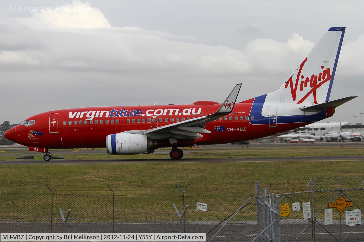 VH-VBZ, 2005 Boeing 737-7FE C/N 34322, taxiing to 16L