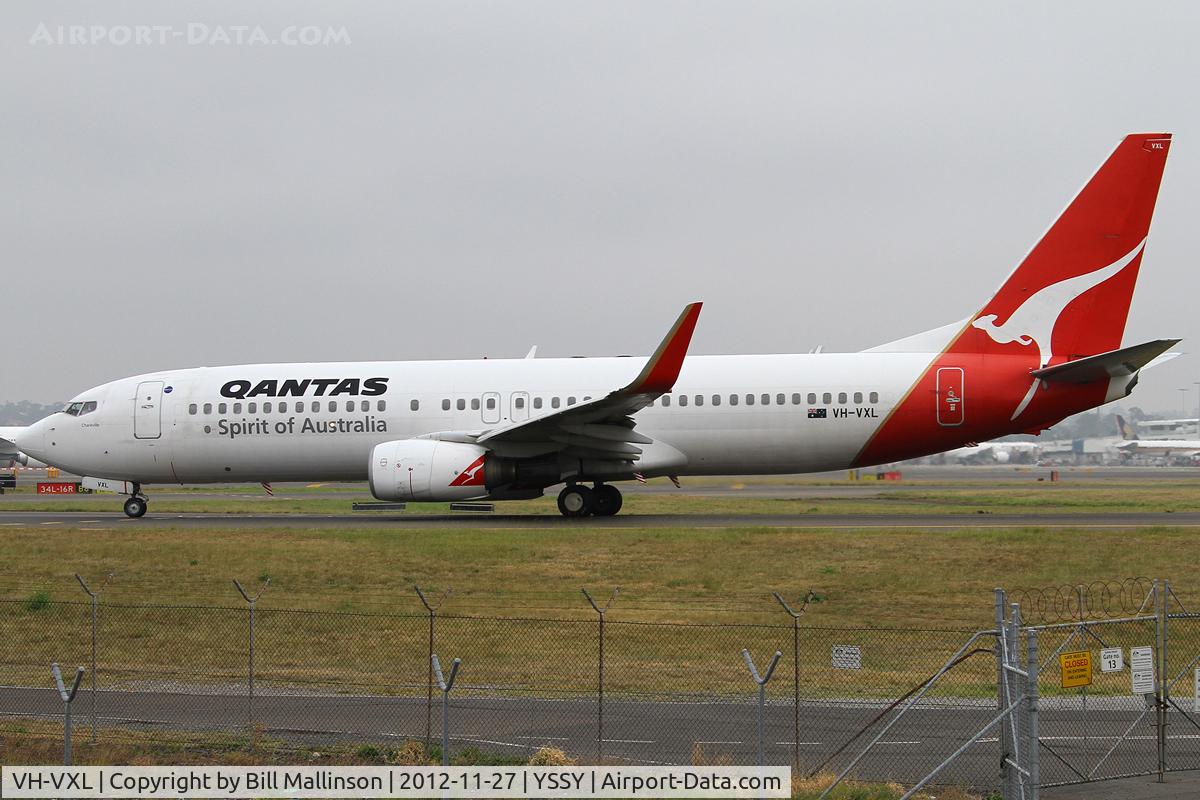 VH-VXL, 2002 Boeing 737-838 C/N 33482, on taxi to 34R
