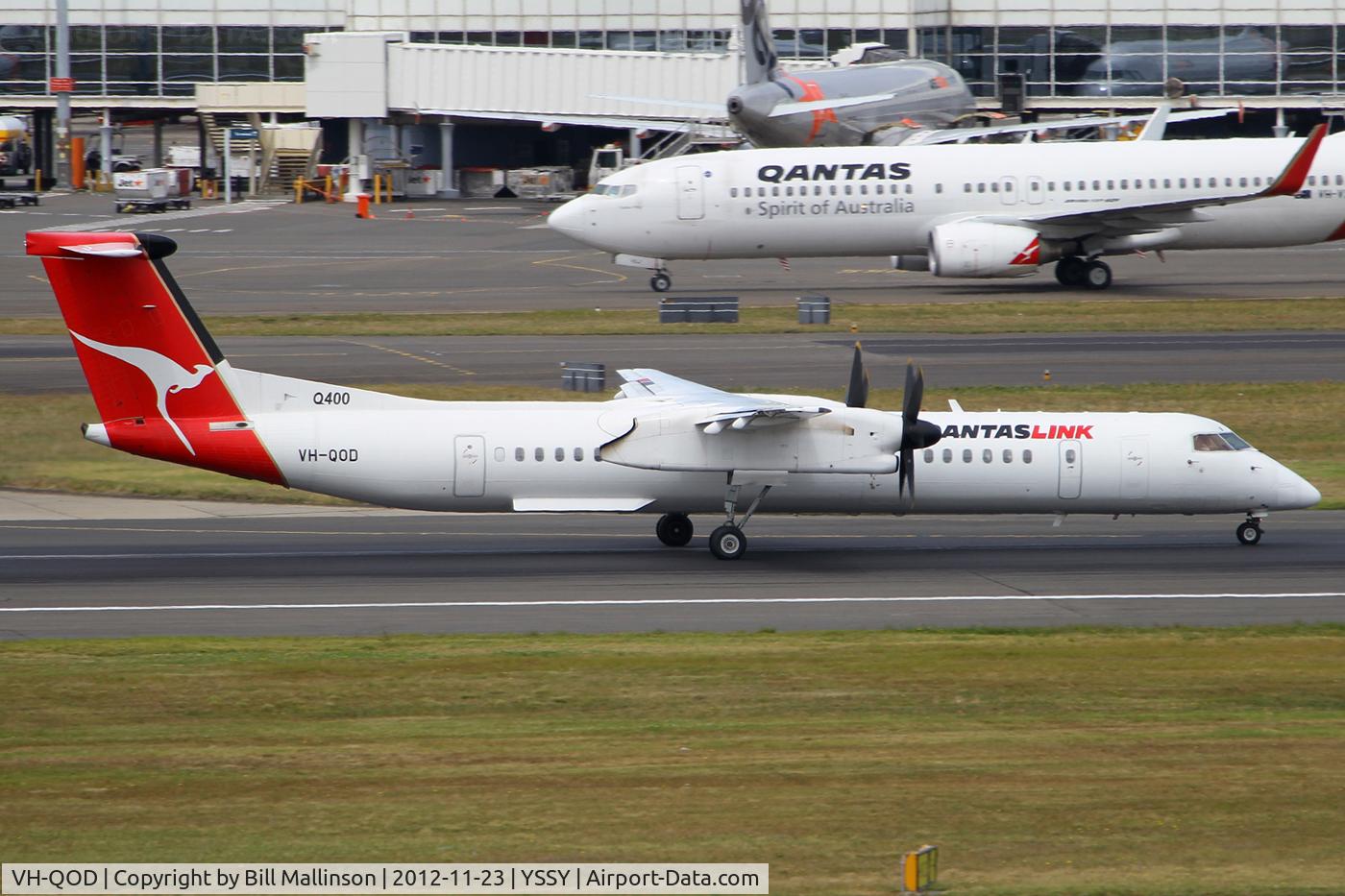 VH-QOD, 2006 De Havilland Canada DHC-8-402Q Dash 8 C/N 4123, down onto 16R