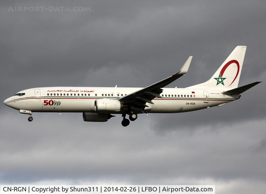 CN-RGN, 2013 Boeing 737-8B6 C/N 33075, Landing rwy 32L