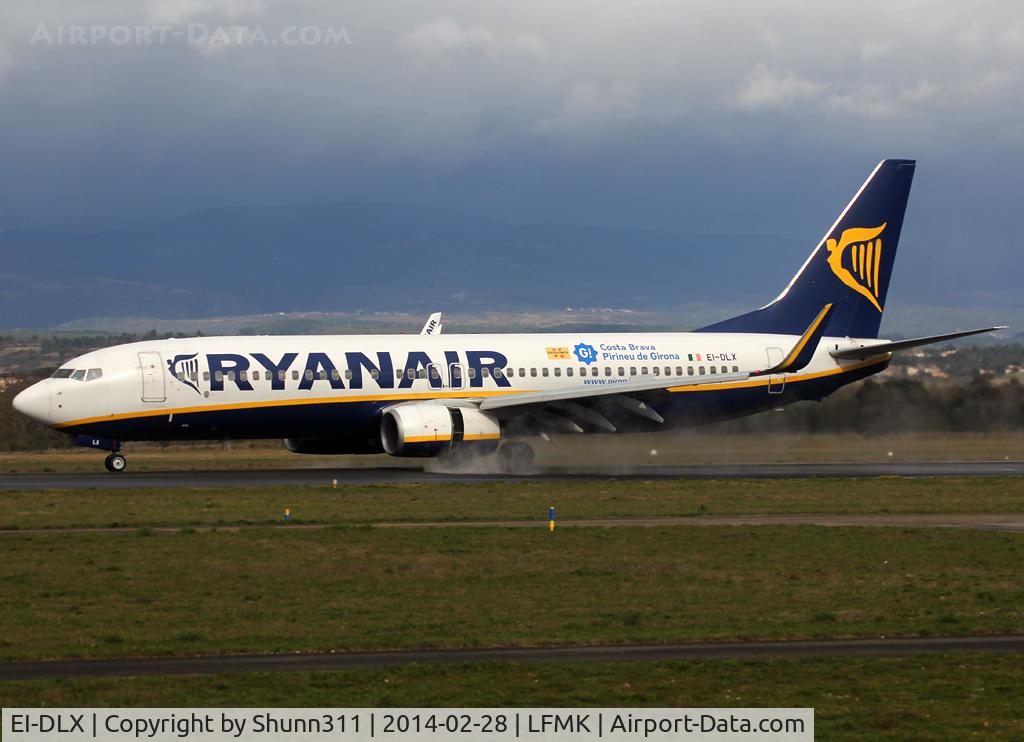 EI-DLX, 2006 Boeing 737-8AS C/N 33600, Landing rwy 28 with additional 'Costa Brava/Pirineu de Girona' titles on left side